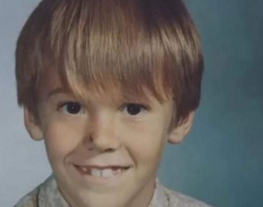 Dečak (7) krenuo u školu i više se nije vratio: Nakon osam godina se pojavio sa detetom u rukama, a kada je otkrio STRAHOTE KOJE JE PREŽIVEO ljudi su bili u šoku