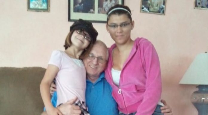 Vratila sam se kući dva sata ranije i zatekla svoje dvije kćeri zaključane u kupaonici s njihovim očuhom. A onda sam čula kako moja najmlađa kaže: „Mike, požuri prije nego što se mama vrati…“