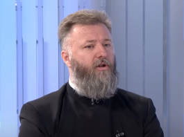 “Na grobu NE PALITE CIGARETU i ne nosite plastično cvijeće” Otac Predrag Popović o greškama koje svi čine odlaskom na groblje