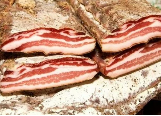 Da li je slanina stvarno štetna za nas: Iznenadićete se kada čujete kako utiče na vaše zdravlje, obavezno pročitajte!